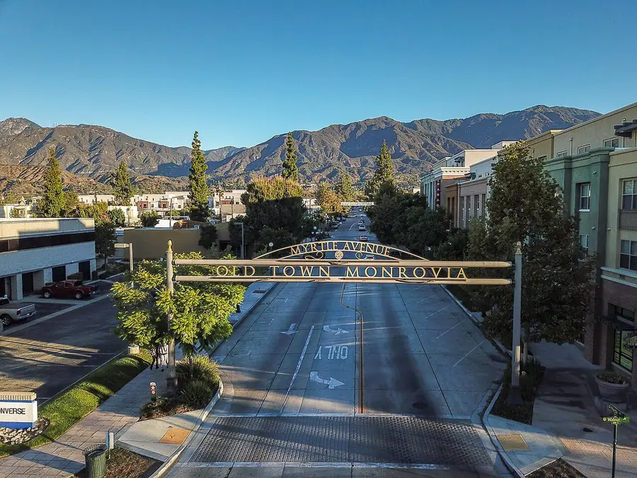Old Town Monrovia main street with the San Gabriel Mountains behind it