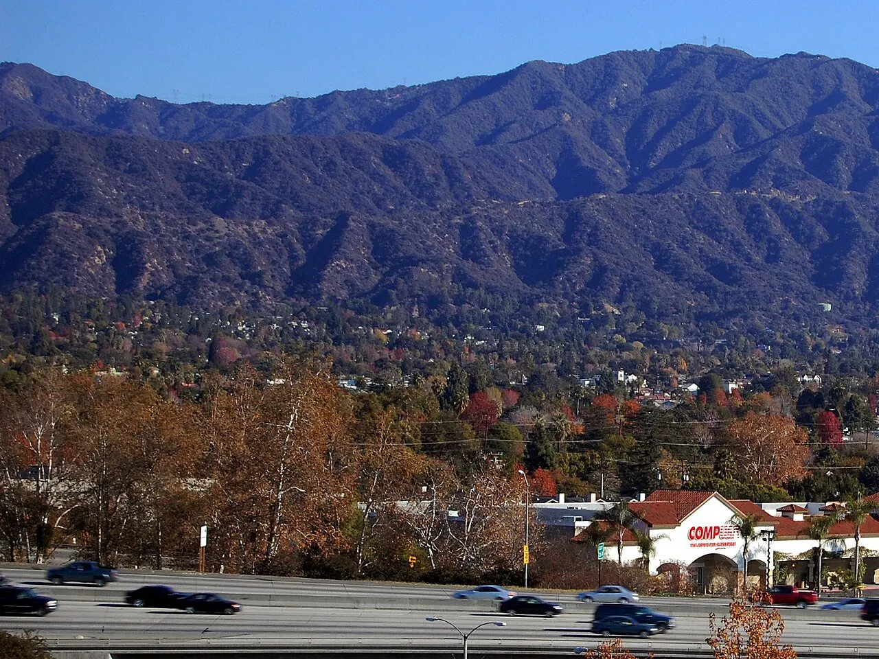 Interstate 210 through Monrovia with the San Gabriel Mountains behind